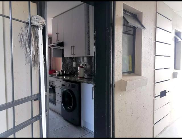 2 BEDROOM APARTMENT FOR SALE IN FLEURHOF